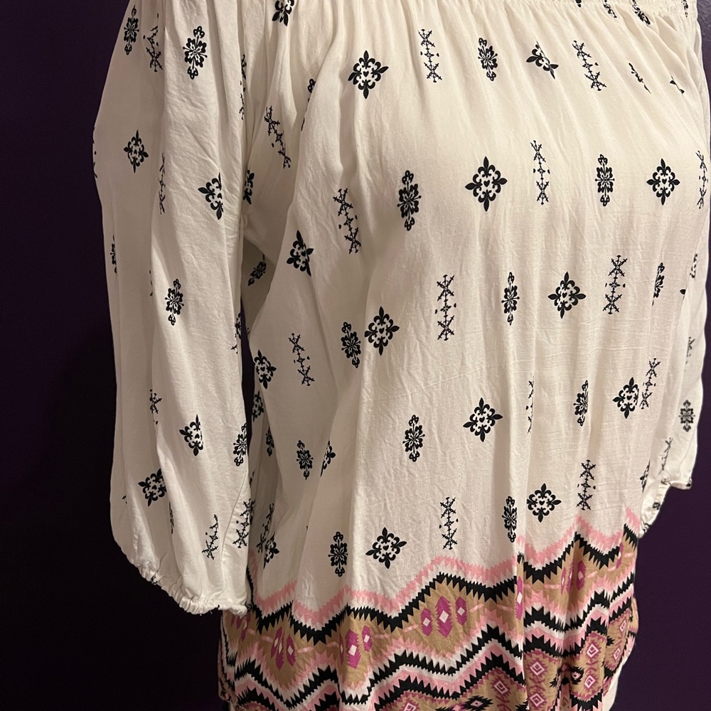 Off-the-shoulder top